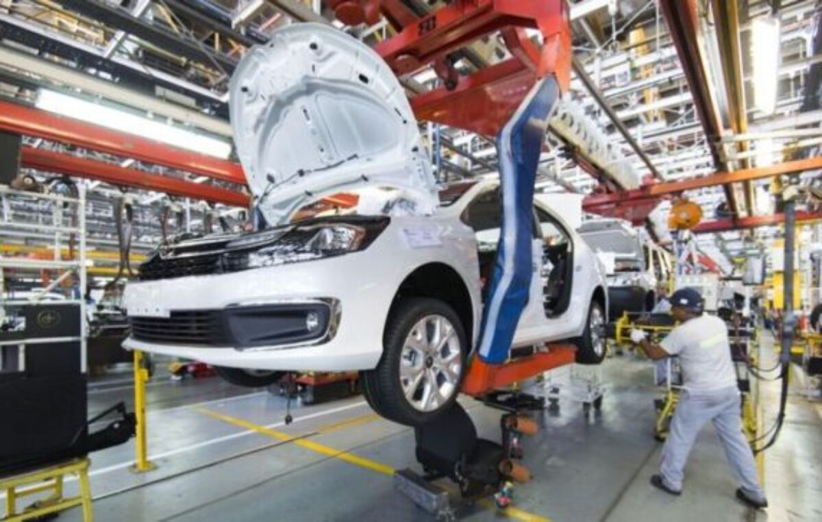 Se achica la industria nacional