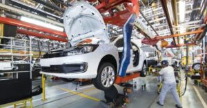 Se achica la industria nacional