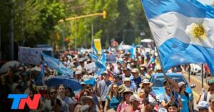 Mendoza: en medio de la masiva marcha en defensa del agua, legisladores aprobaron el proyecto minero