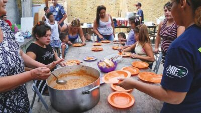 El 19% de las familias de Córdoba tiene que pedir ayuda para poder comer