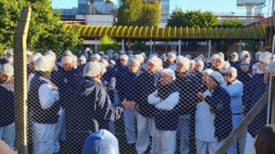 Ni pan ni dulce: denuncian 600 suspensiones en la planta de Georgalos