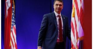 El clan Bolsonaro hace trumpismo de exportación