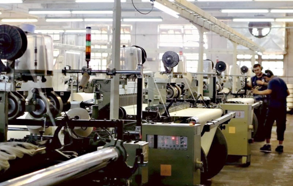 30 empresas menos y 400 despidos por día: la dura radiografía del empleo en la era Milei