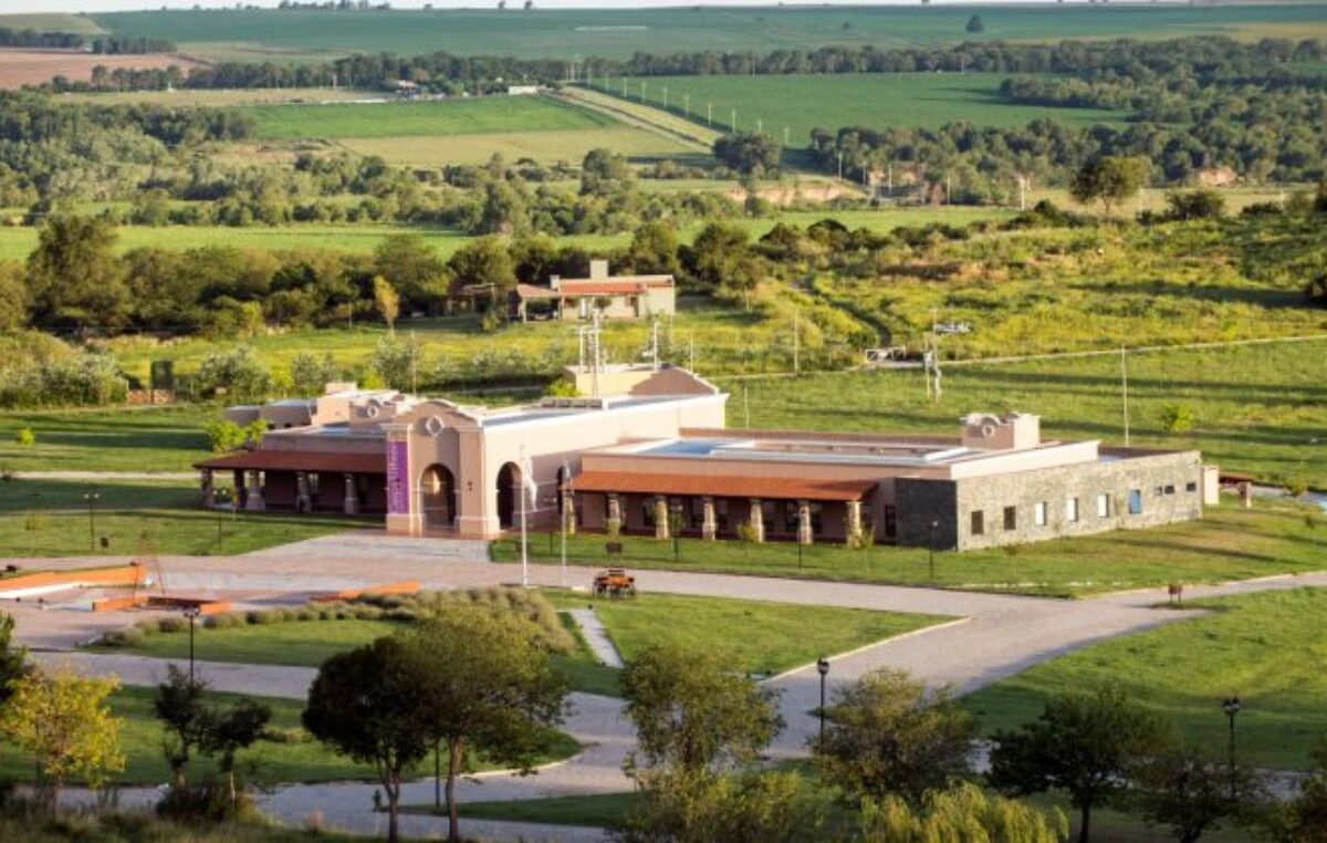 El pueblo serrano lleno de pulperías y caminos antiguos en el corazón de Argentina