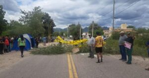 Continúa el corte en Ruta 40 por protesta de empleados municipales en Belén