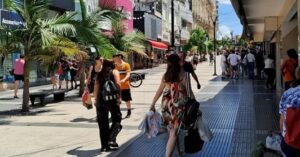 “El parate es general”: crece la preocupación en el comercio de Paraná por caída de ventas, despidos y cierres