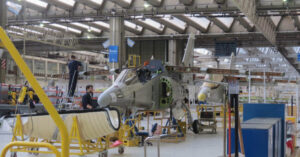 Denuncian que la fábrica de aviones argentina está parada