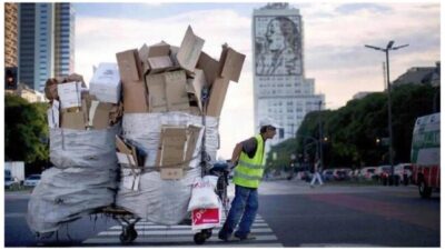 ¿Cómo baja la pobreza si los salarios pierden contra la inflación y hay cada vez más despidos?