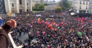 Francia: manifestación masiva contra el racismo tras los ataques a un alcalde