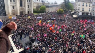 Francia: manifestación masiva contra el racismo tras los ataques a un alcalde