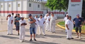 Con 700 familias sin salarios y los dueños ausentes: la doble estrategia que busca destrabar la crisis de Lácteos Verónica