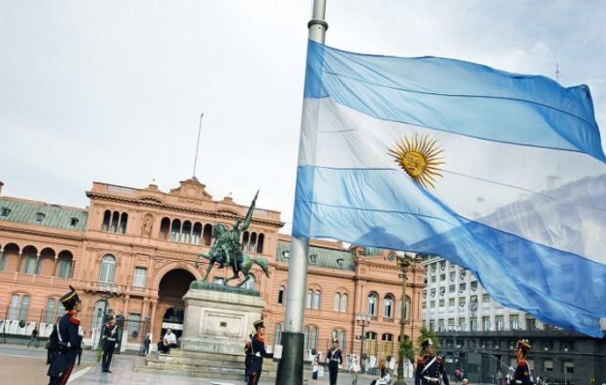 La Argentina necesita un rumbo, no un salvavidas electoral