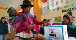 Elecciones en Perú: Siete candidatos competitivos frente a una dispersión récord