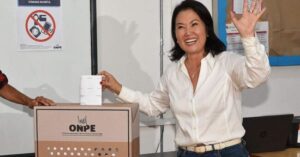 Perú: Keiko Fujimori encabeza los sondeos de boca de urna y otra vez estaría en el balotaje