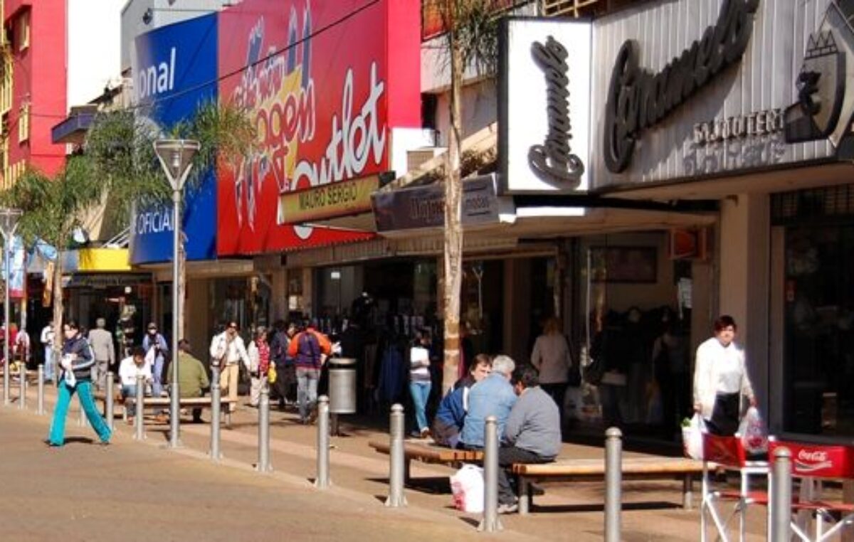 Comercio, industria y construcción no repuntan y la crisis golpea más fuerte a Posadas por la fuga hacia Encarnación