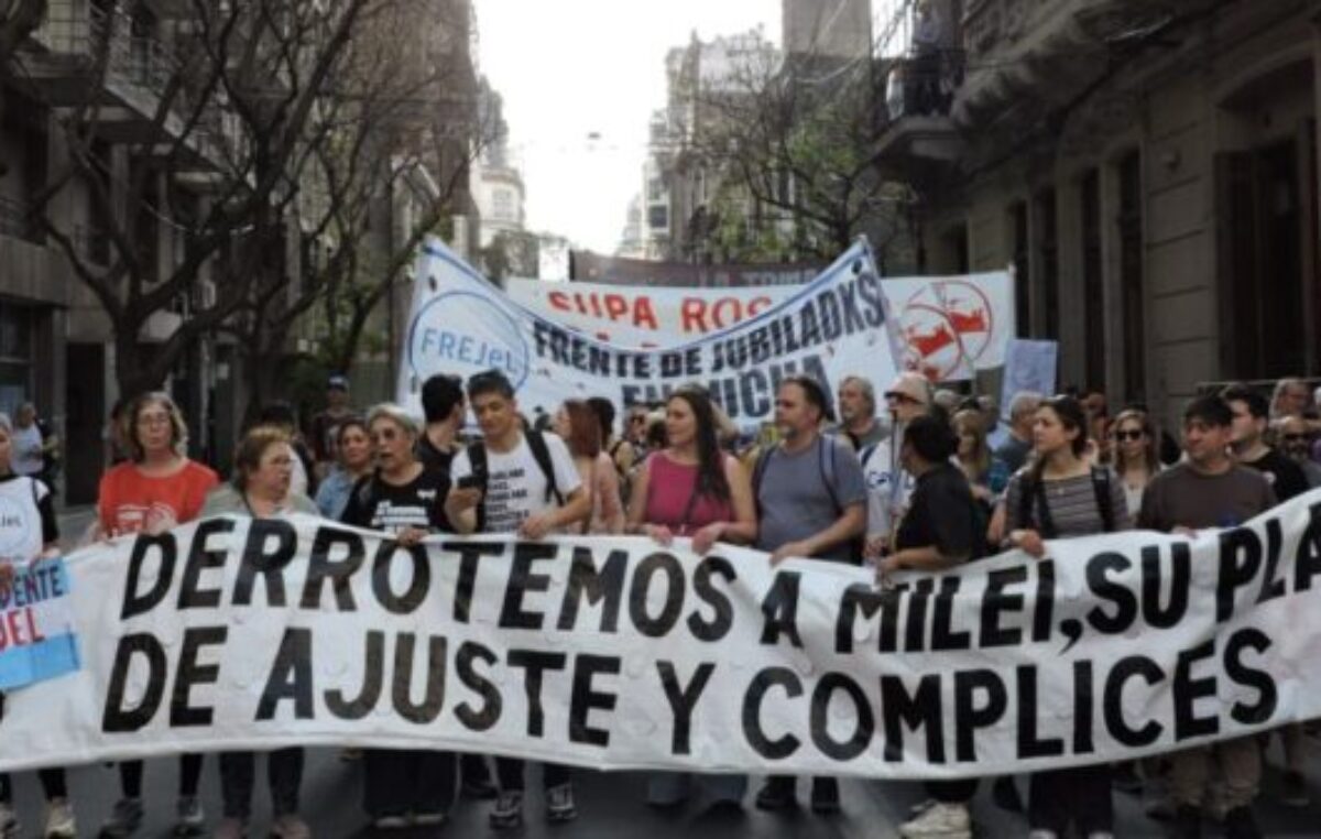 La Marcha de la Bronca se hizo sentir en Rosario: críticas a Milei y reclamo de un paro general