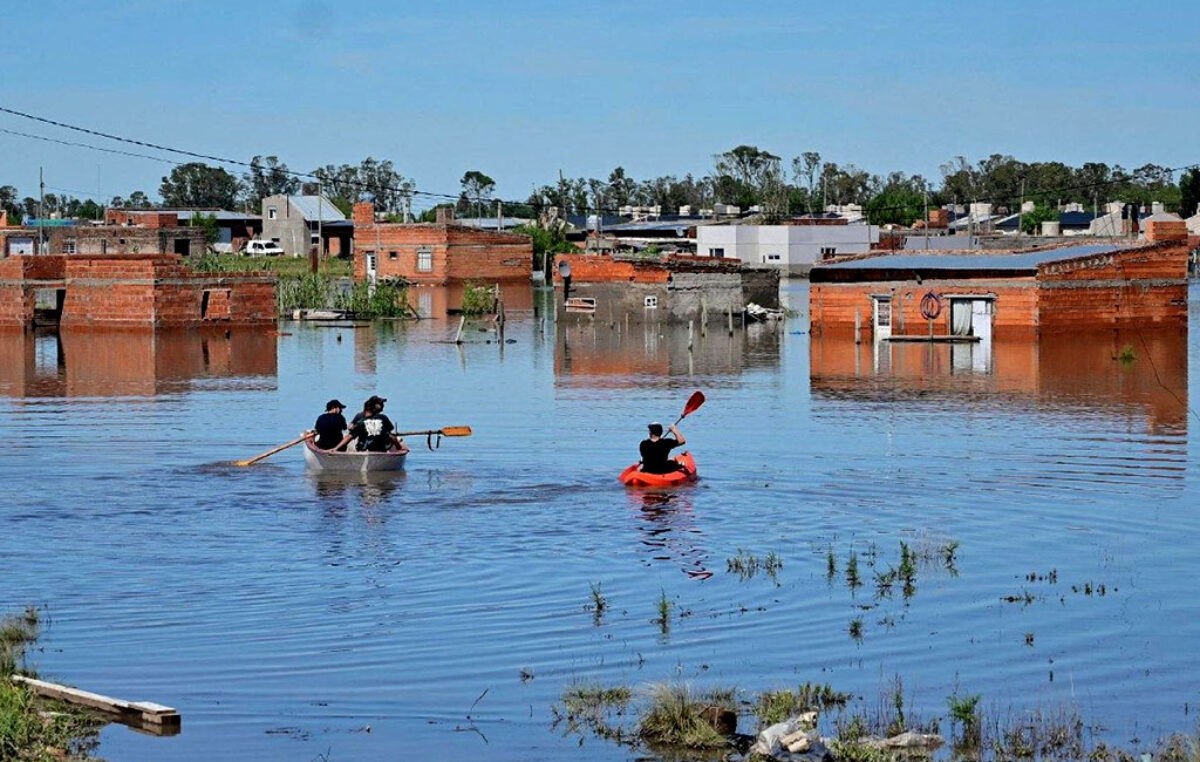 Milei anunció una ayuda millonaria para Bahía Blanca, pero ejecutó menos de la mitad de los fondos