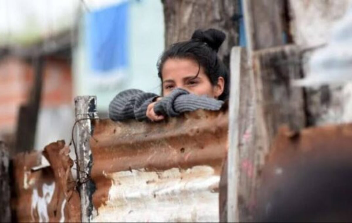 En el Gran Santa Fe la pobreza superó con creces la media nacional y alcanzó al 38,6% de la población, y en el Gran Rosario subió fuerte la indigencia
