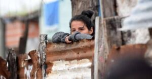 En el Gran Santa Fe la pobreza superó con creces la media nacional y alcanzó al 38,6% de la población, y en el Gran Rosario subió fuerte la indigencia