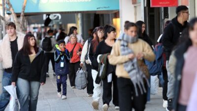 Deudas, recortes y estrés: el impacto del ajuste en mujeres de Neuquén, Centenario y Plottier