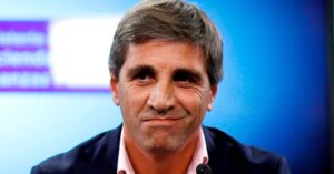 Caputo les pidió a los jubilados que valoren «el nivel de ingresos que tienen»
