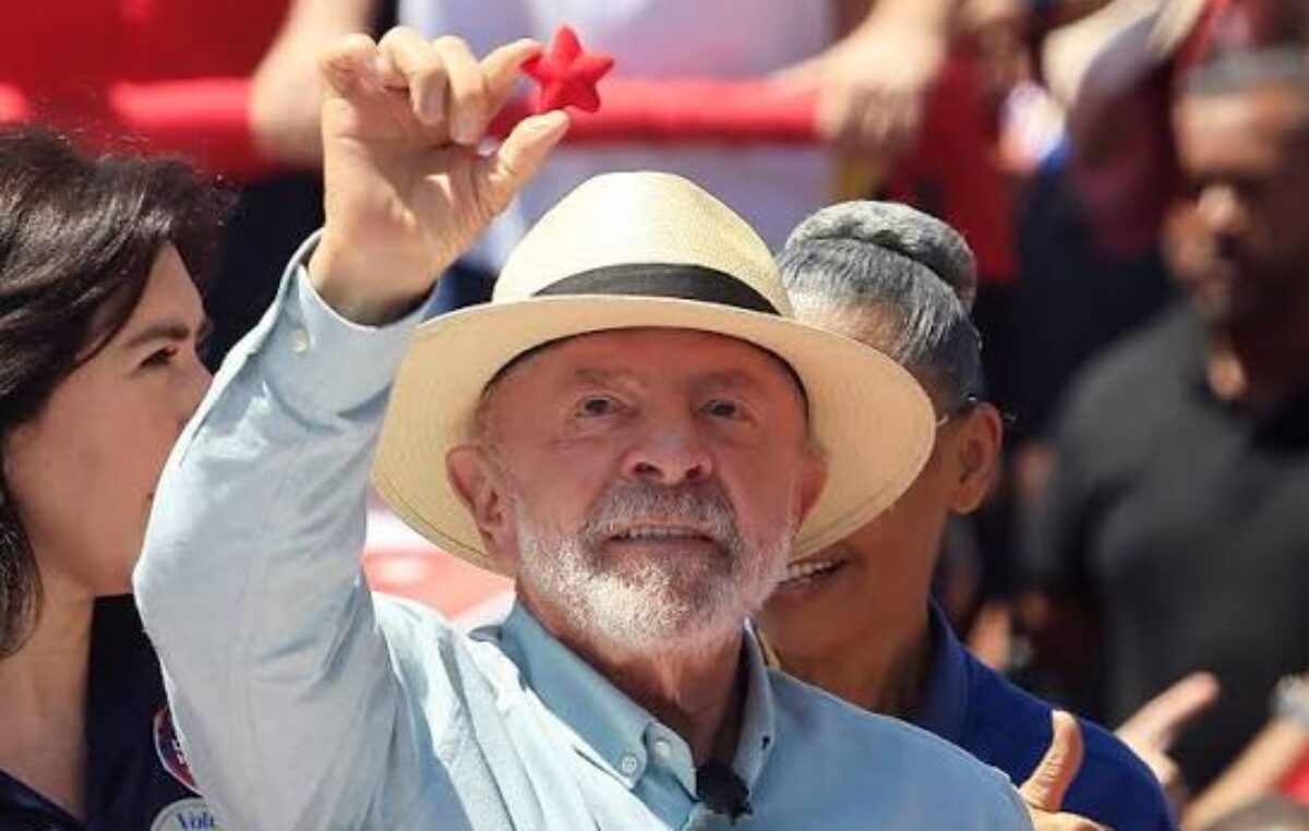 Lula llega con ventaja a la recta final